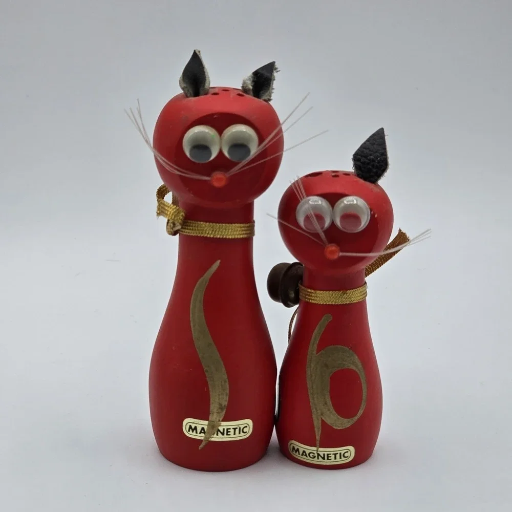 Wooden Red Cat Magnetic Salt & Pepper Shakers Kittens Leather Ears Kitschy Japan